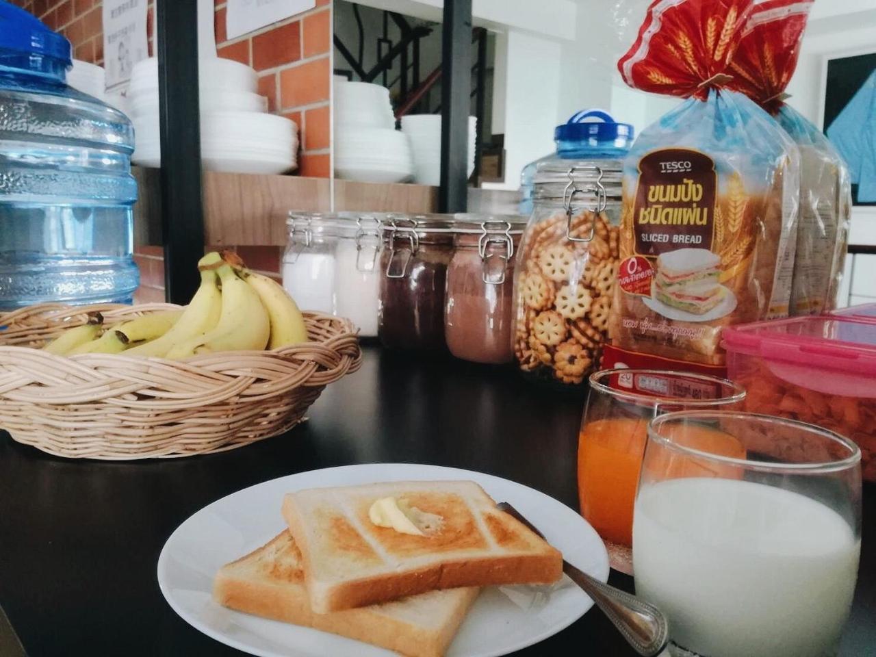 Big Smile Hotel Bangkok Luaran gambar