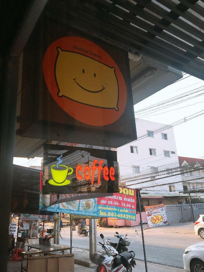 Big Smile Hotel Bangkok Luaran gambar